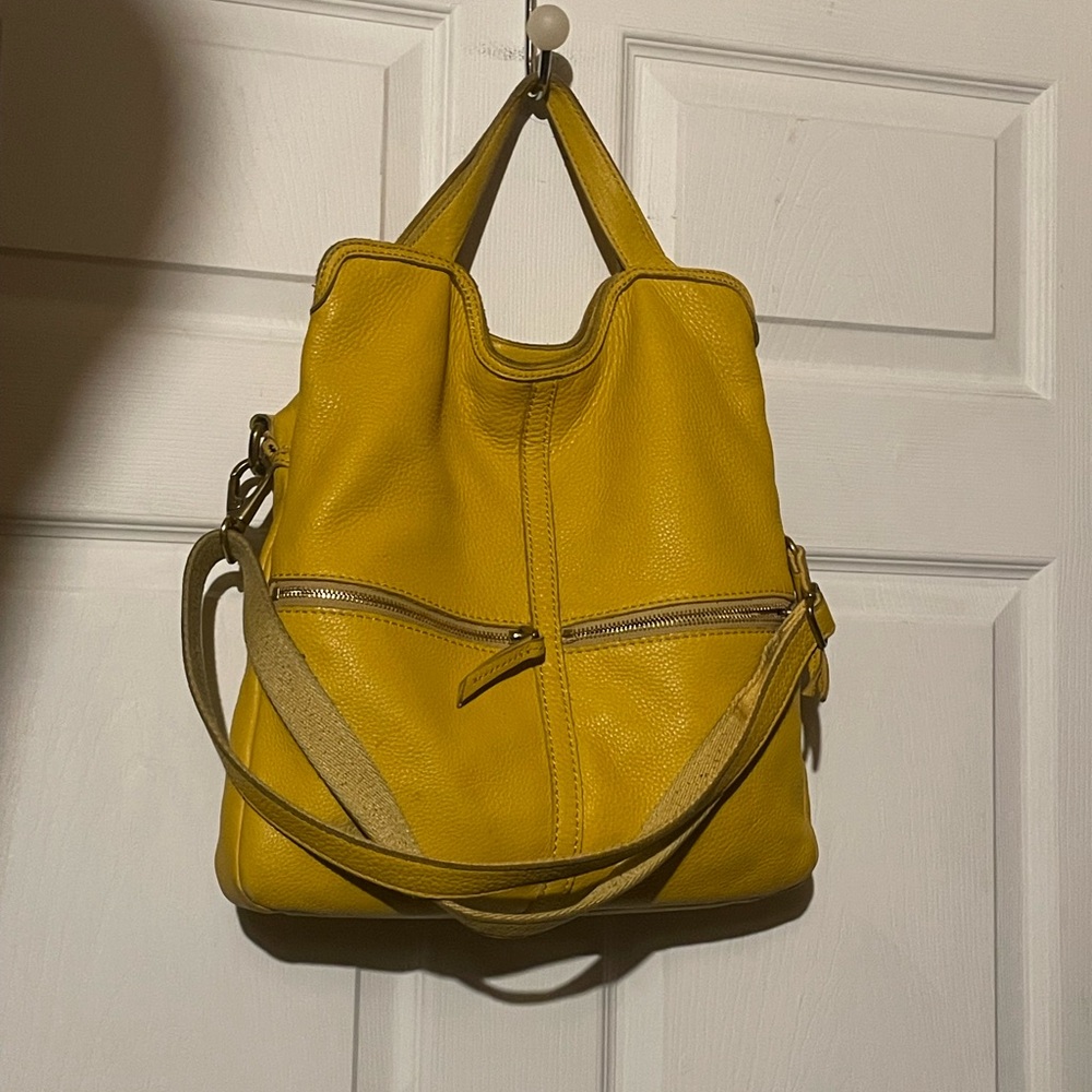 Fossil Explorer yellow leather bag